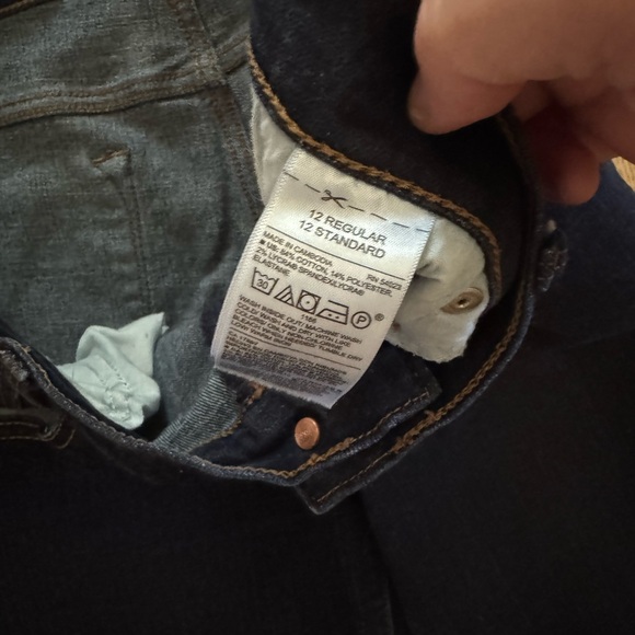 Old Navy Curvy Jeans - Picture 3 of 4